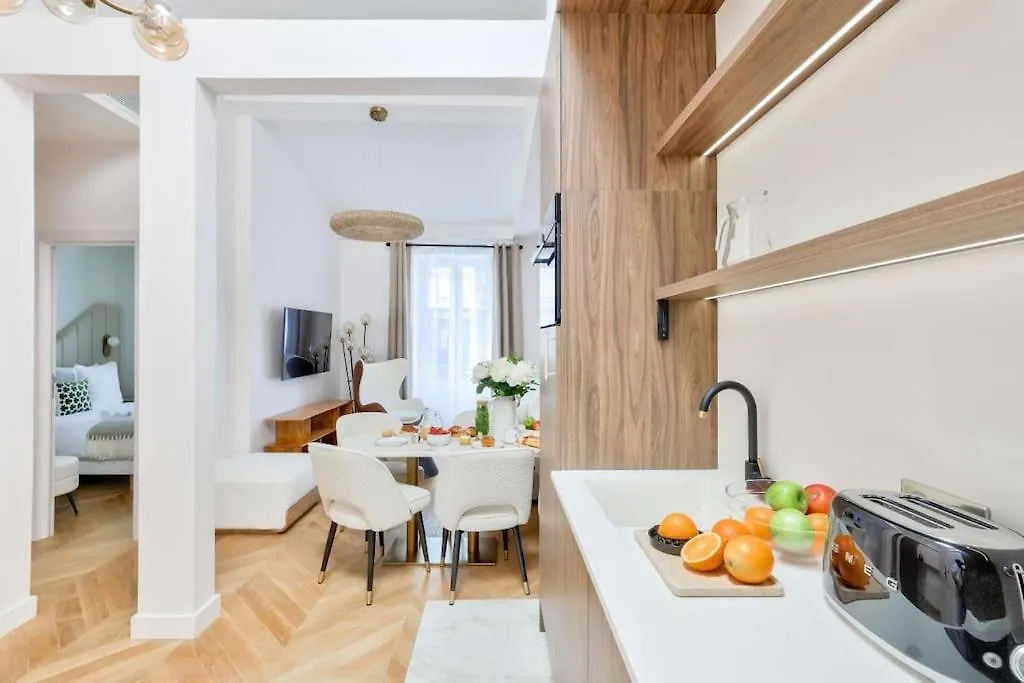 Luxurious Family Flat - Le Marais - With Ac Appartement Parijs
